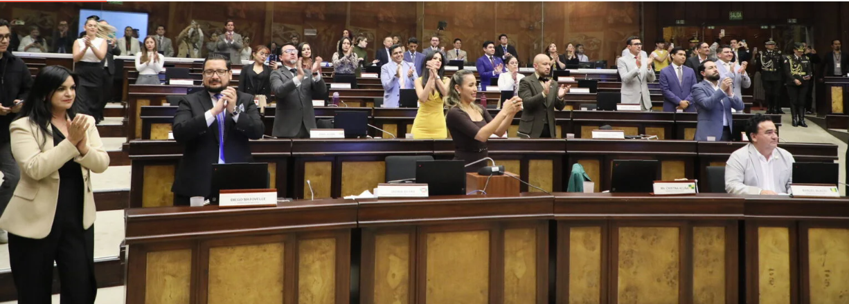 ADN impidió la fiscalización del caso Progen por estar en Fiscalía, pero investiga los trolebuses y el Metro de Quito bajo el mismo argumento judicial